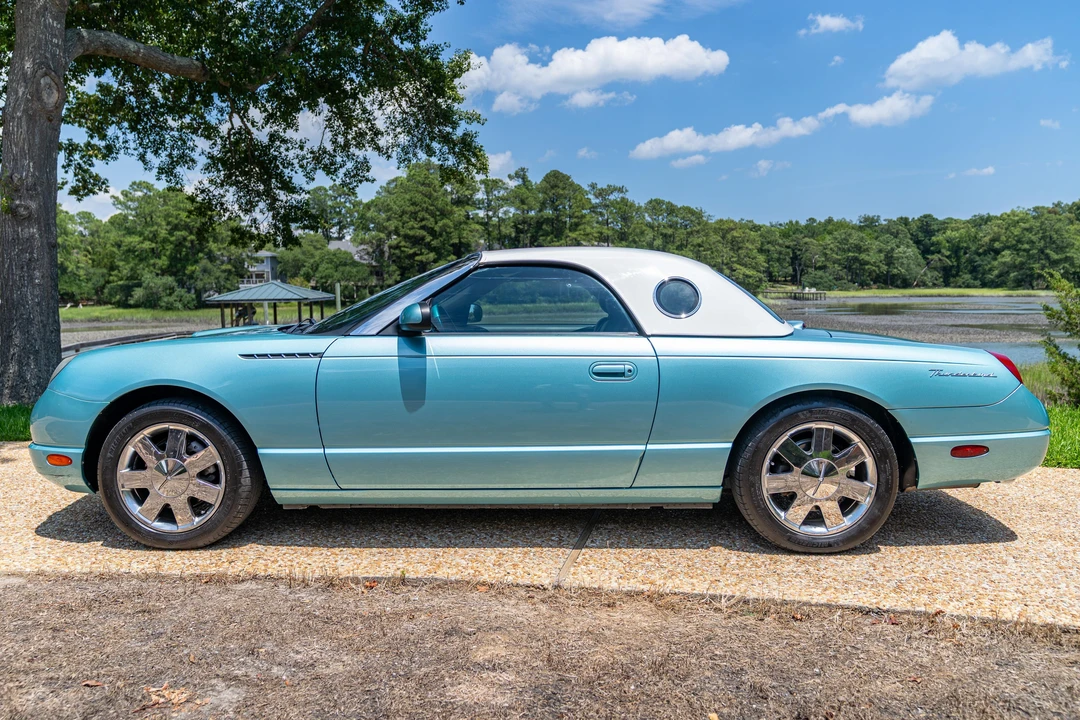2002 Ford Thunderbird 11th Gen - Image 3 of 31
