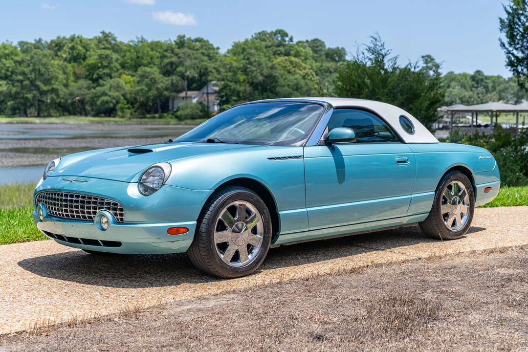 2002 Ford Thunderbird 11th Gen - Image 16 of 31