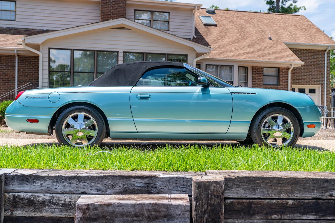 2002 Ford Thunderbird 11th Gen - Image 14 of 31