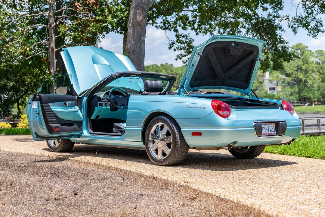 2002 Ford Thunderbird 11th Gen - Image 22 of 31