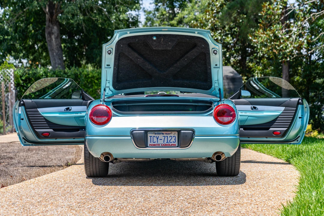 2002 Ford Thunderbird 11th Gen - Image 23 of 31