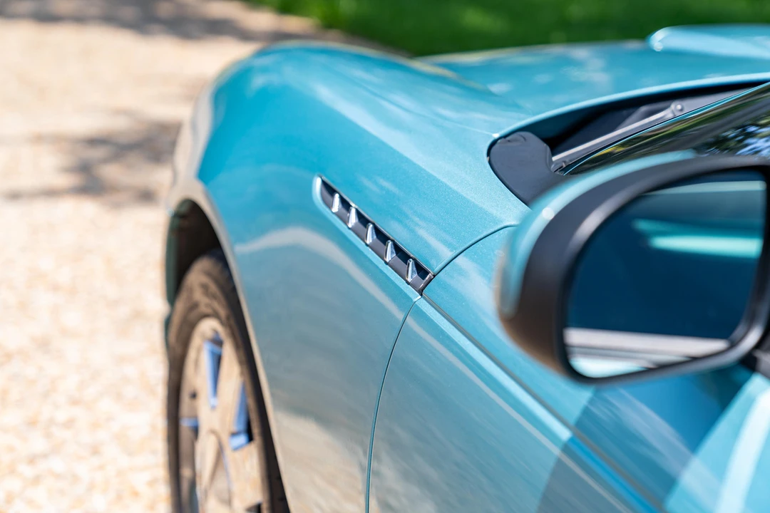 2002 Ford Thunderbird 11th Gen - Image 27 of 31