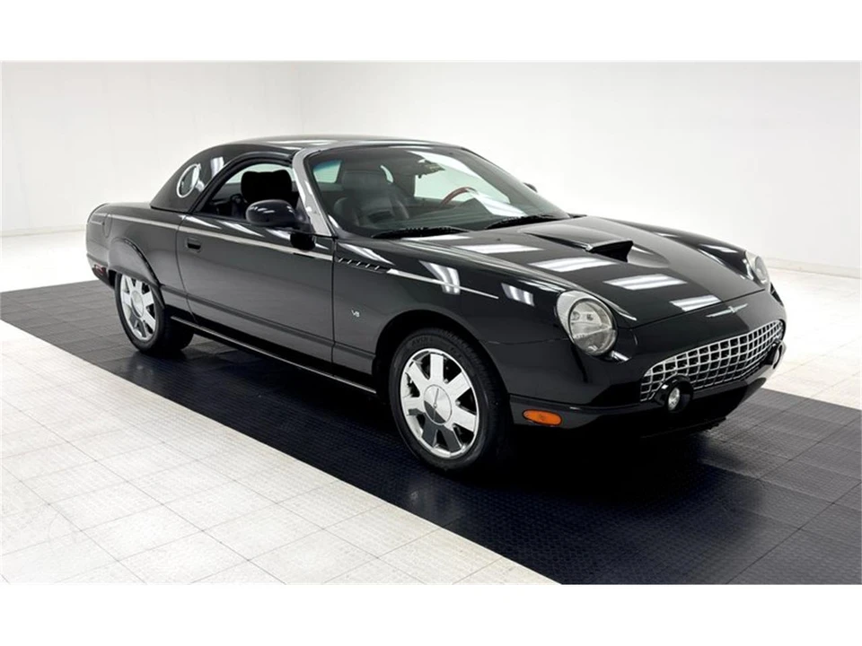 2002 Ford Thunderbird 11th Gen - Image 13 of 31