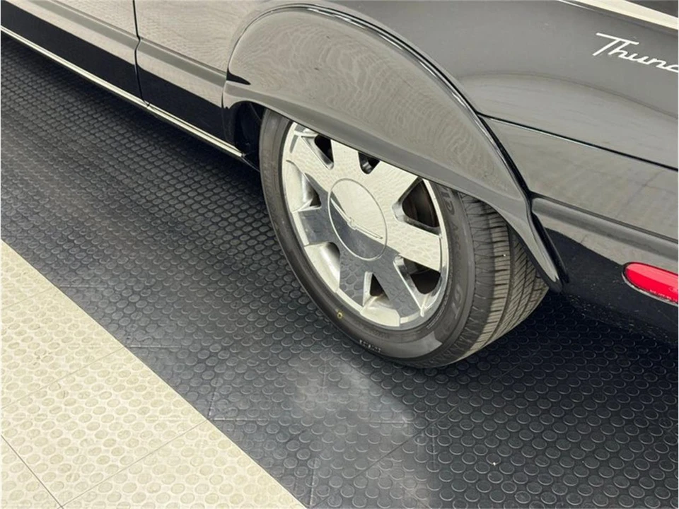2002 Ford Thunderbird 11th Gen - Image 25 of 31
