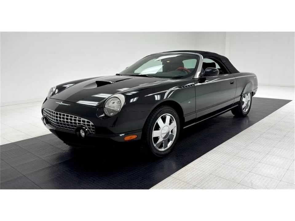 2002 Ford Thunderbird 11th Gen - Image 2 of 31
