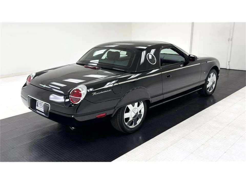 2002 Ford Thunderbird 11th Gen - Image 11 of 31