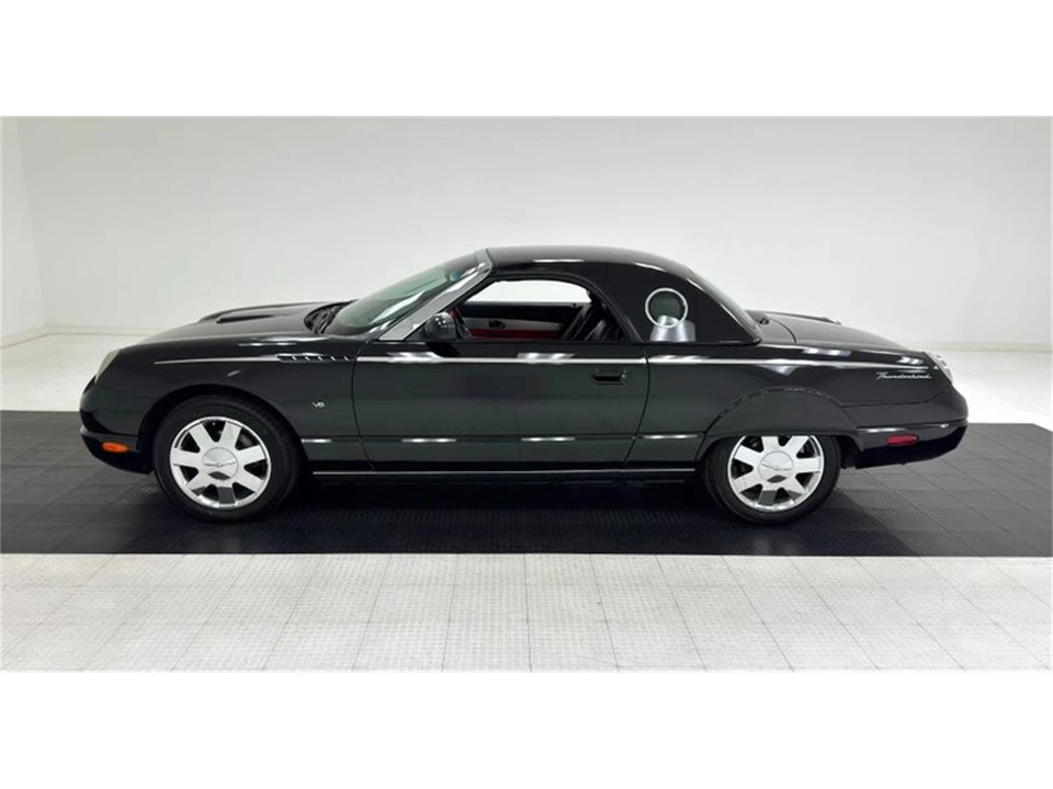 2002 Ford Thunderbird 11th Gen - Image 4 of 31