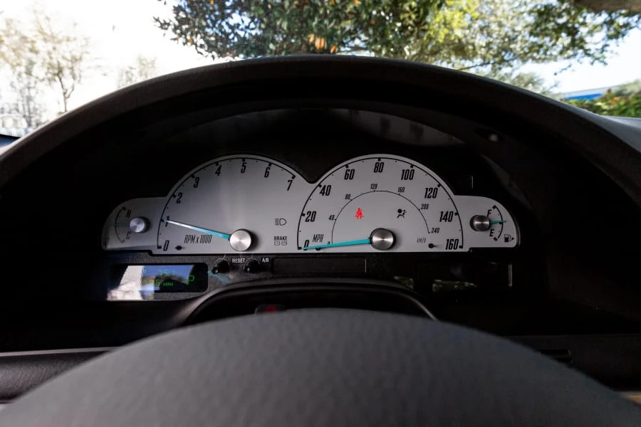 2002 Ford Thunderbird 11th Gen - Image 4 of 11