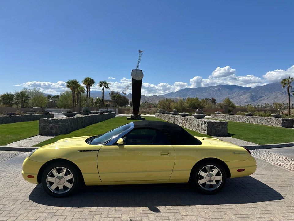 2002 Ford Thunderbird 11th Gen - Image 21 of 31