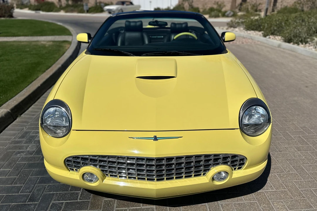 2002 Ford Thunderbird 11th Gen - Image 2 of 31