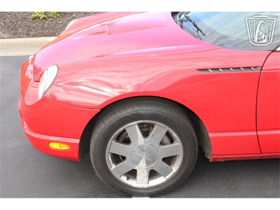 2002 Ford Thunderbird 11th Gen - Image 26 of 31