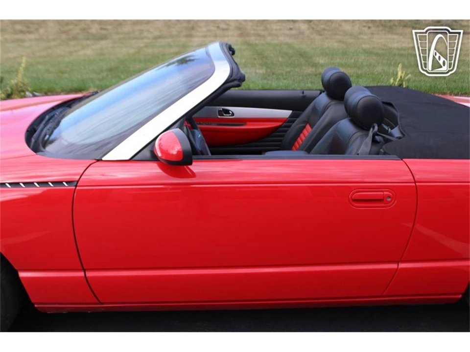 2002 Ford Thunderbird 11th Gen - Image 27 of 31