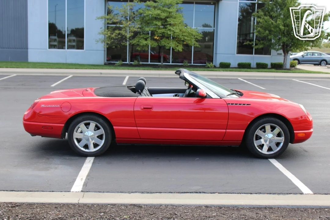 2002 Ford Thunderbird 10th Gen - Image 7 of 12