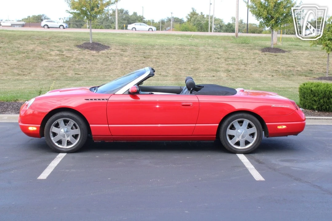2002 Ford Thunderbird 10th Gen - Image 3 of 12