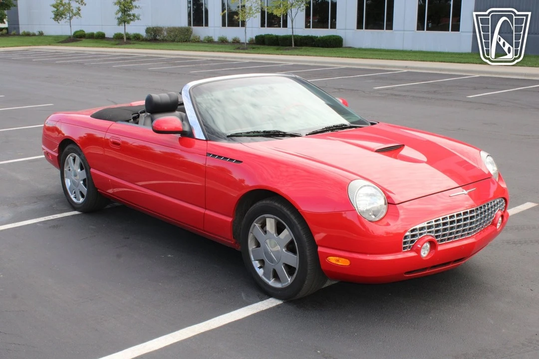 2002 Ford Thunderbird 10th Gen - Image 8 of 12