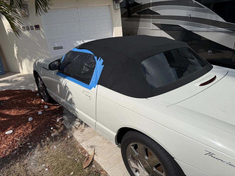 2002 Ford Thunderbird 11th Gen - Image 2 of 5