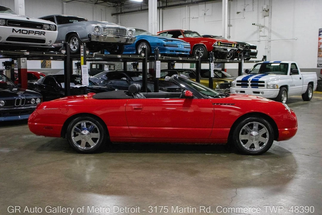2002 Ford Thunderbird 10th Gen - Image 10 of 12