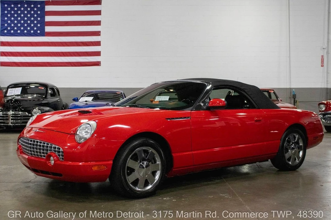 2002 Ford Thunderbird 10th Gen - Image 2 of 12