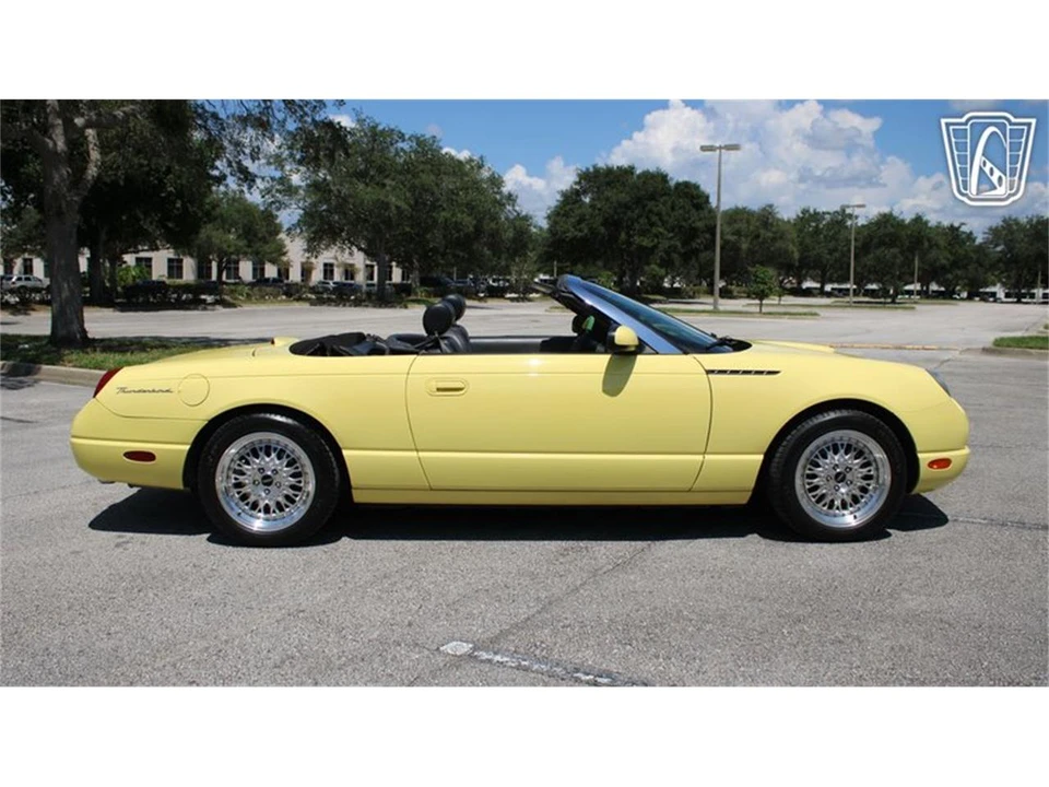 2002 Ford Thunderbird 11th Gen - Image 21 of 31