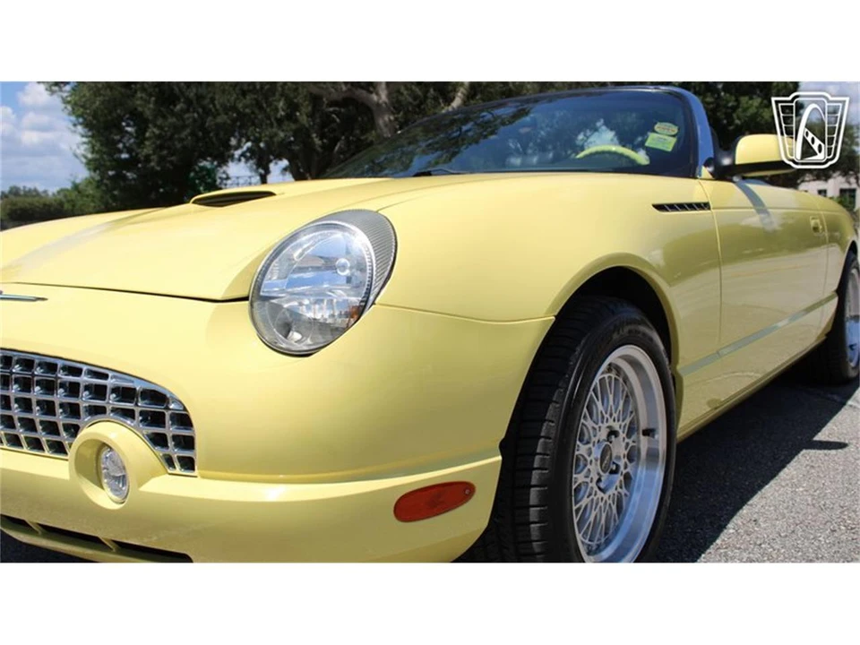 2002 Ford Thunderbird 11th Gen - Image 27 of 31