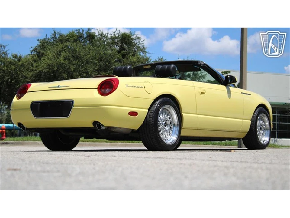 2002 Ford Thunderbird 11th Gen - Image 17 of 31