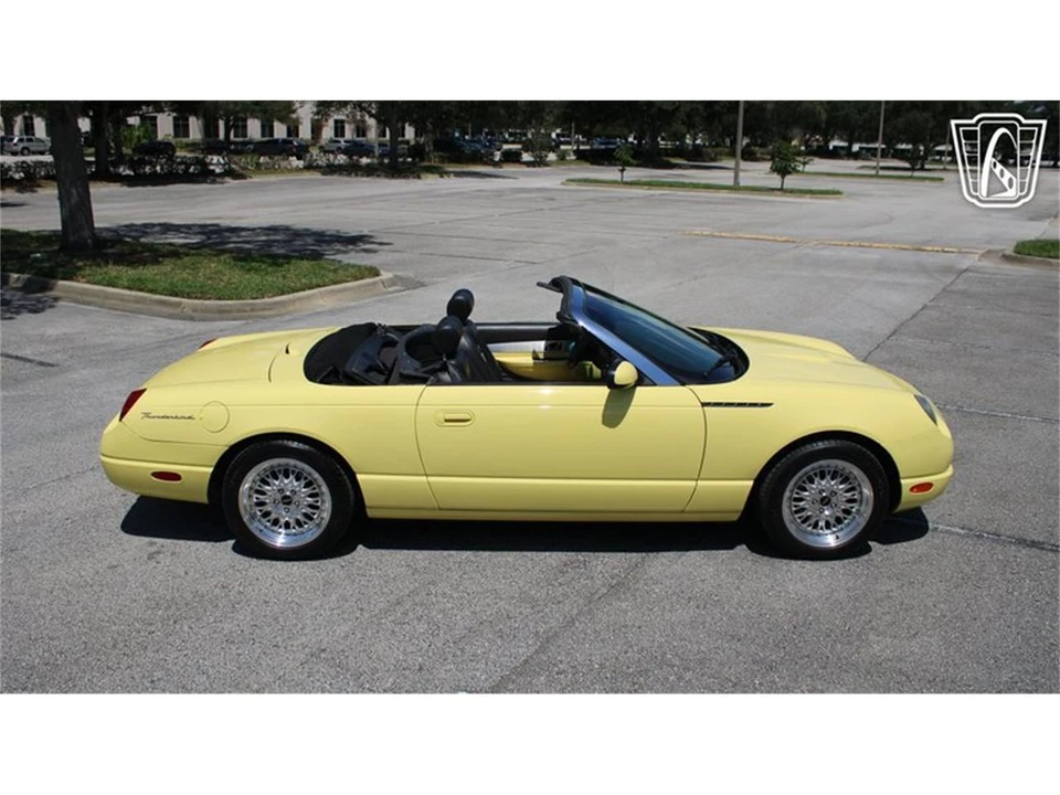 2002 Ford Thunderbird 11th Gen - Image 22 of 31