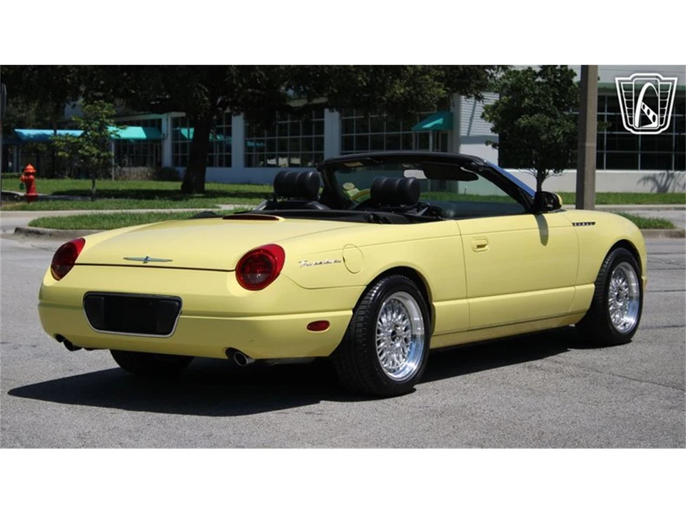 2002 Ford Thunderbird 11th Gen - Image 18 of 31