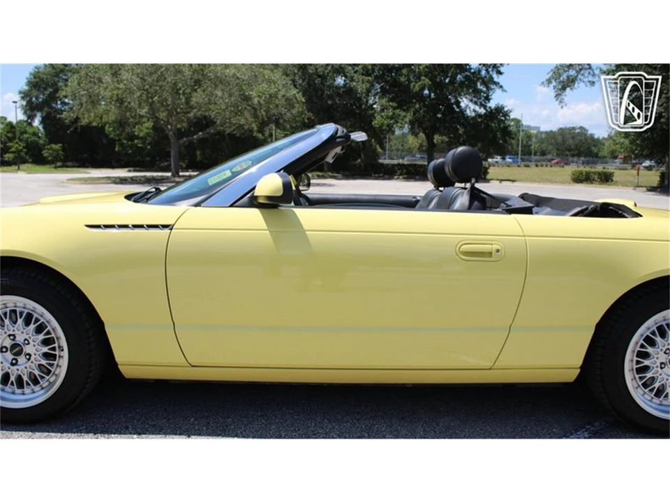 2002 Ford Thunderbird 11th Gen - Image 29 of 31