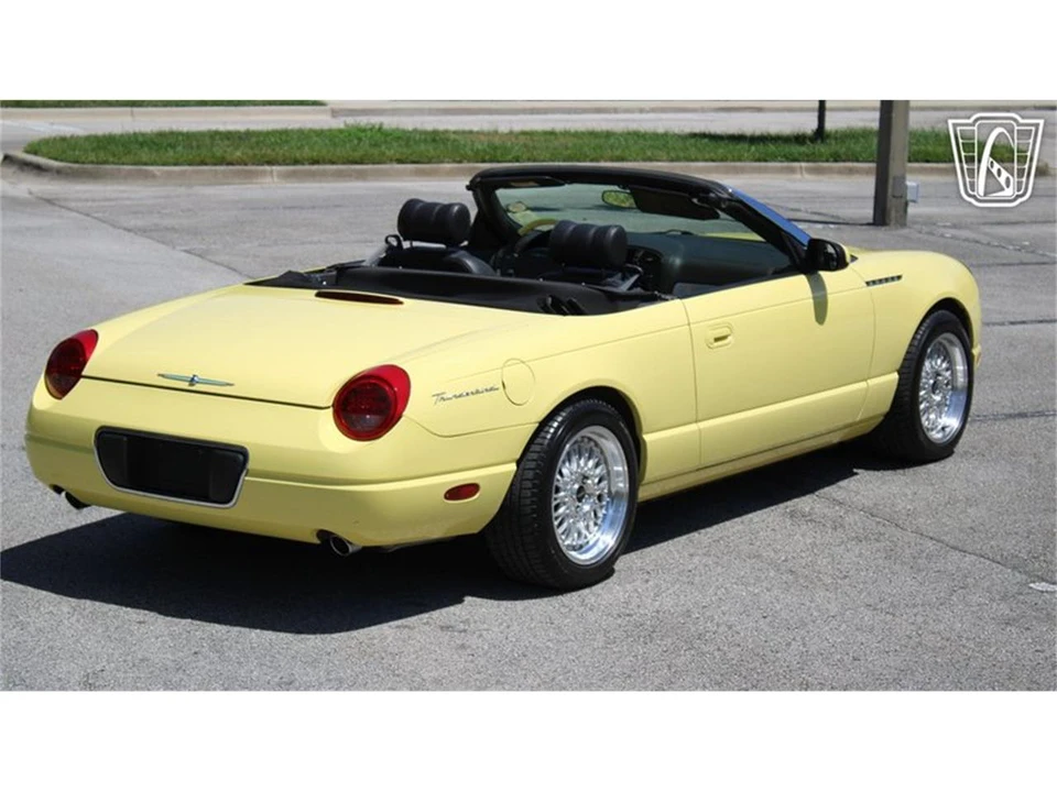2002 Ford Thunderbird 11th Gen - Image 19 of 31
