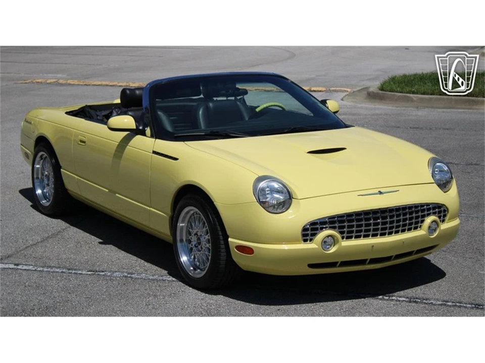 2002 Ford Thunderbird 11th Gen - Image 25 of 31