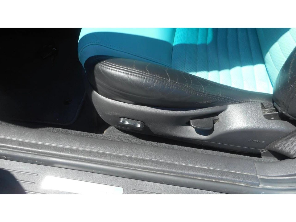 2002 Ford Thunderbird 11th Gen - Image 12 of 17