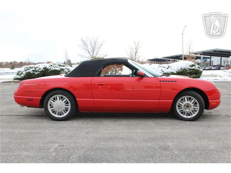 2002 Ford Thunderbird 11th Gen - Image 13 of 31