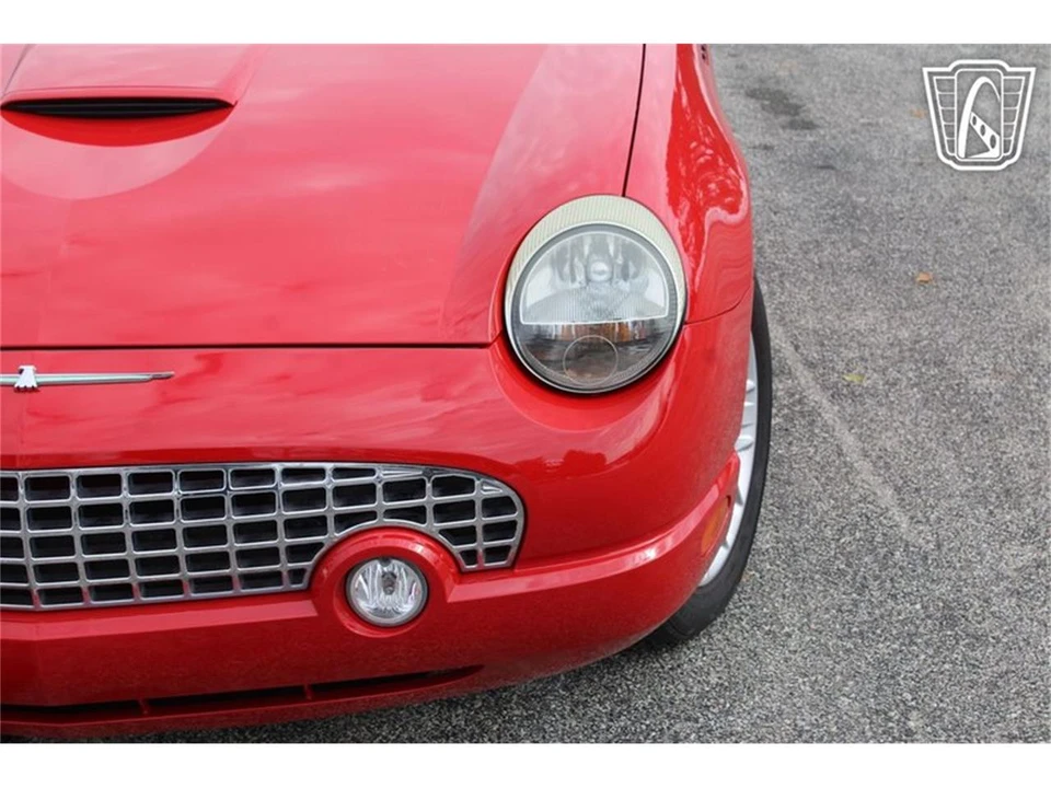 2002 Ford Thunderbird 11th Gen - Image 25 of 31