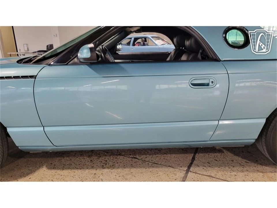 2002 Ford Thunderbird 11th Gen - Image 26 of 31
