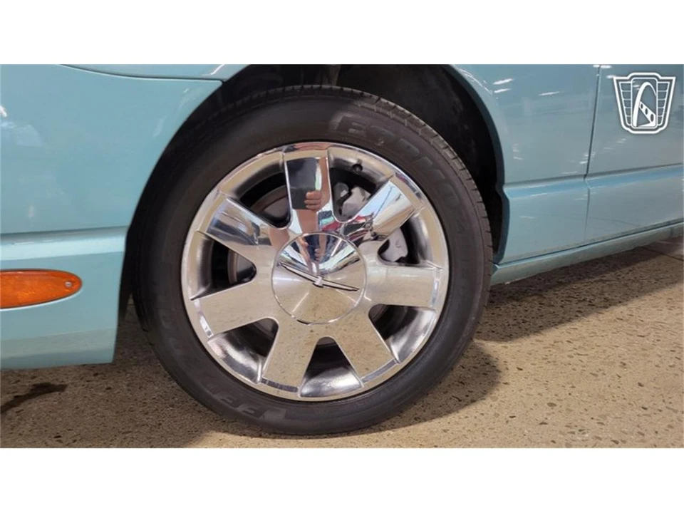 2002 Ford Thunderbird 11th Gen - Image 11 of 31