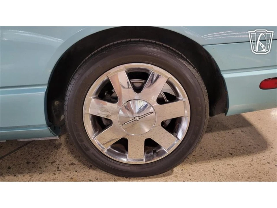 2002 Ford Thunderbird 11th Gen - Image 12 of 31