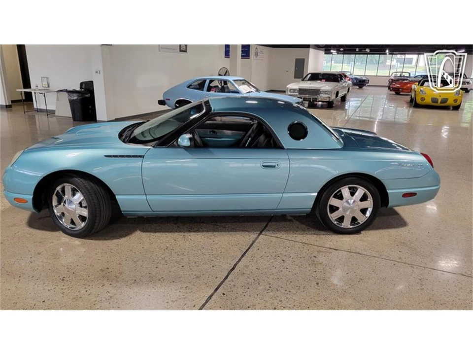 2002 Ford Thunderbird 11th Gen - Image 2 of 31