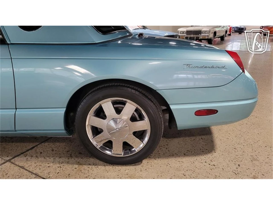 2002 Ford Thunderbird 11th Gen - Image 27 of 31