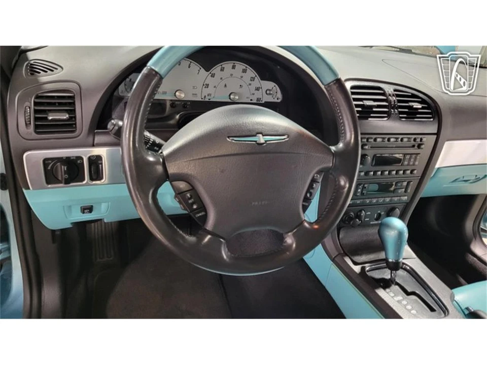 2002 Ford Thunderbird 11th Gen - Image 13 of 31