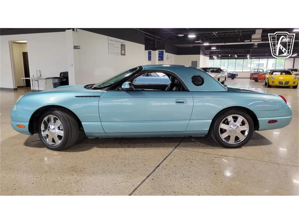 2002 Ford Thunderbird 11th Gen - Image 24 of 31