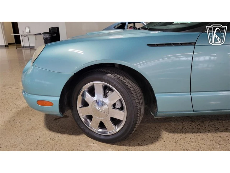 2002 Ford Thunderbird 11th Gen - Image 25 of 31