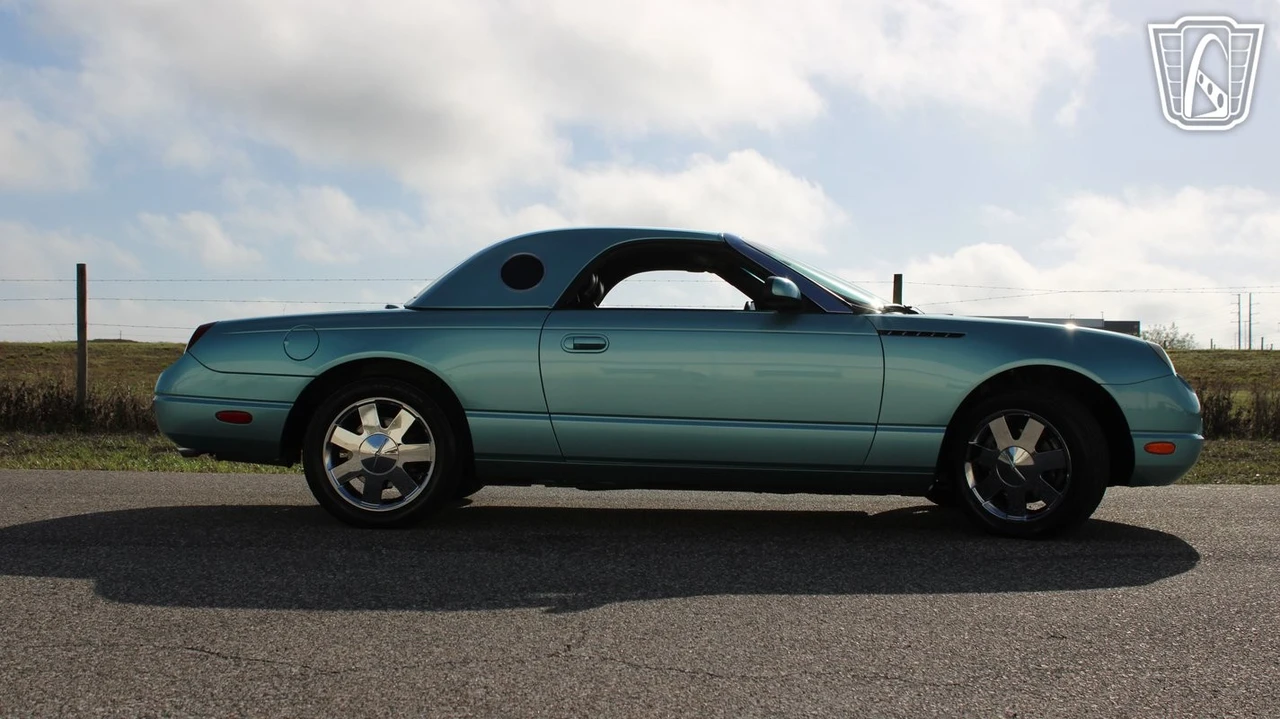 2002 Ford Thunderbird 11th Gen - Image 9 of 12