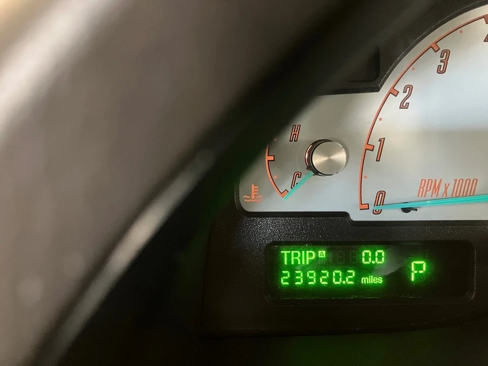 2002 Ford Thunderbird 11th Gen - Image 22 of 28