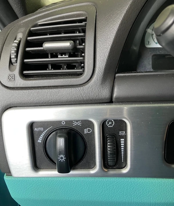 2002 Ford Thunderbird 11th Gen - Image 8 of 28