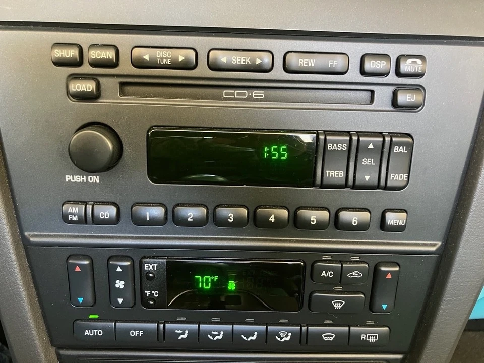 2002 Ford Thunderbird 11th Gen - Image 13 of 28