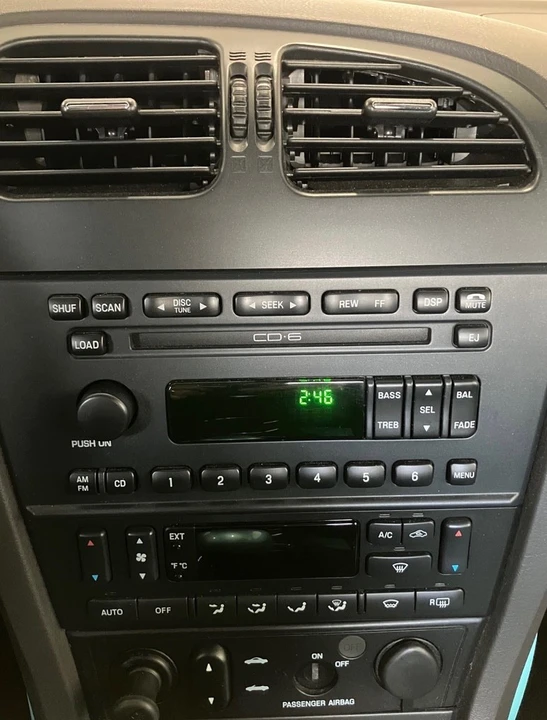 2002 Ford Thunderbird 11th Gen - Image 9 of 28