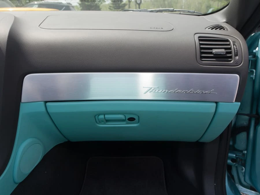 2002 Ford Thunderbird 11th Gen - Image 9 of 10