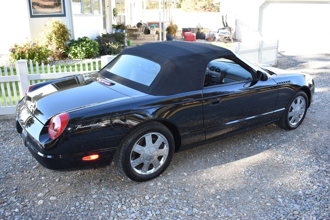2002 Ford Thunderbird 10th Gen - Image 11 of 21