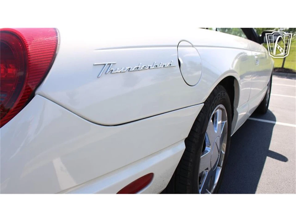 2002 Ford Thunderbird 11th Gen - Image 12 of 31