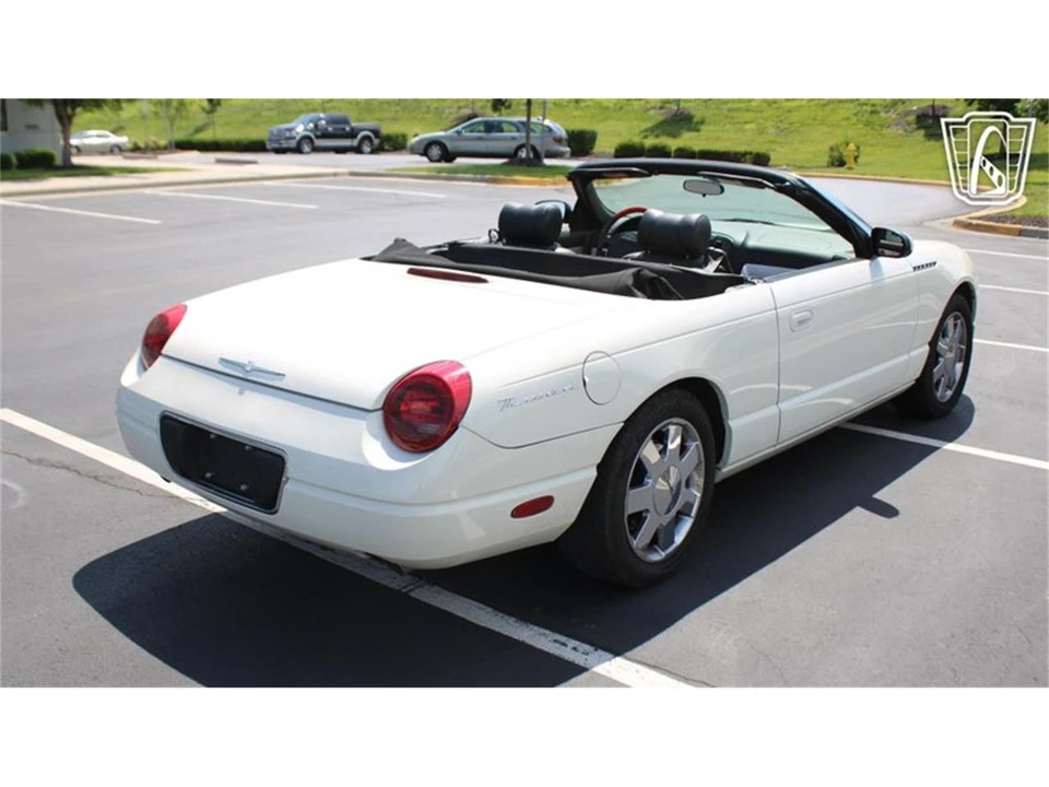 2002 Ford Thunderbird 11th Gen - Image 3 of 31